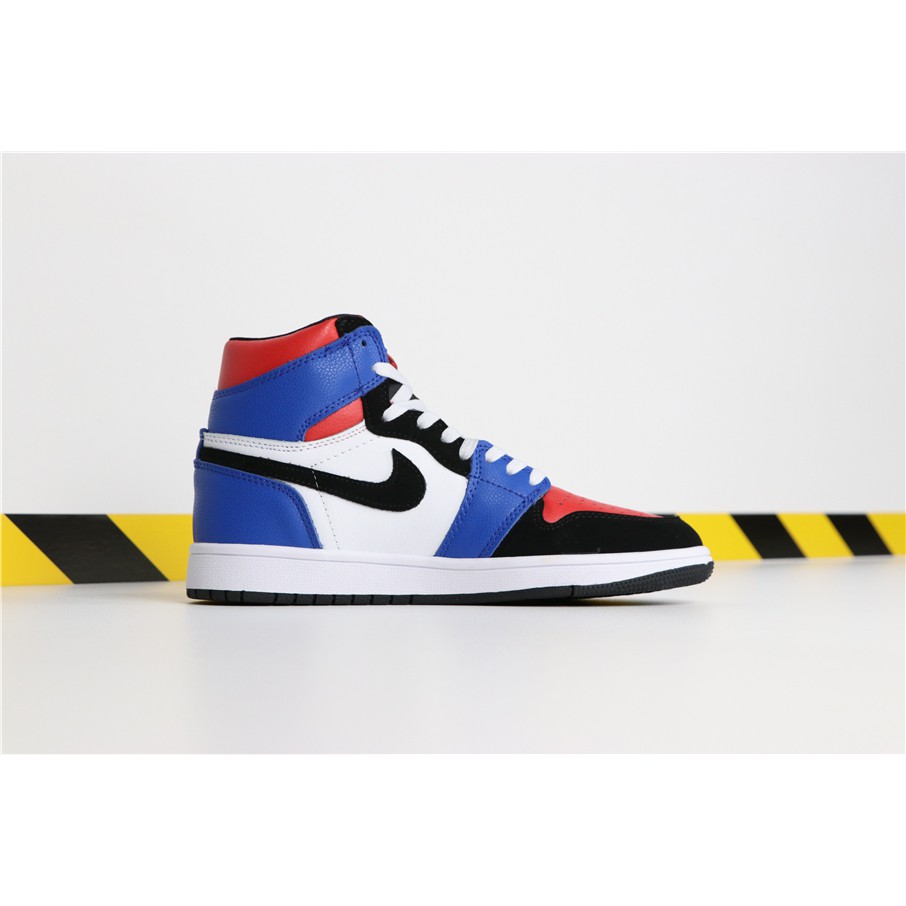 nike mid cut shoes