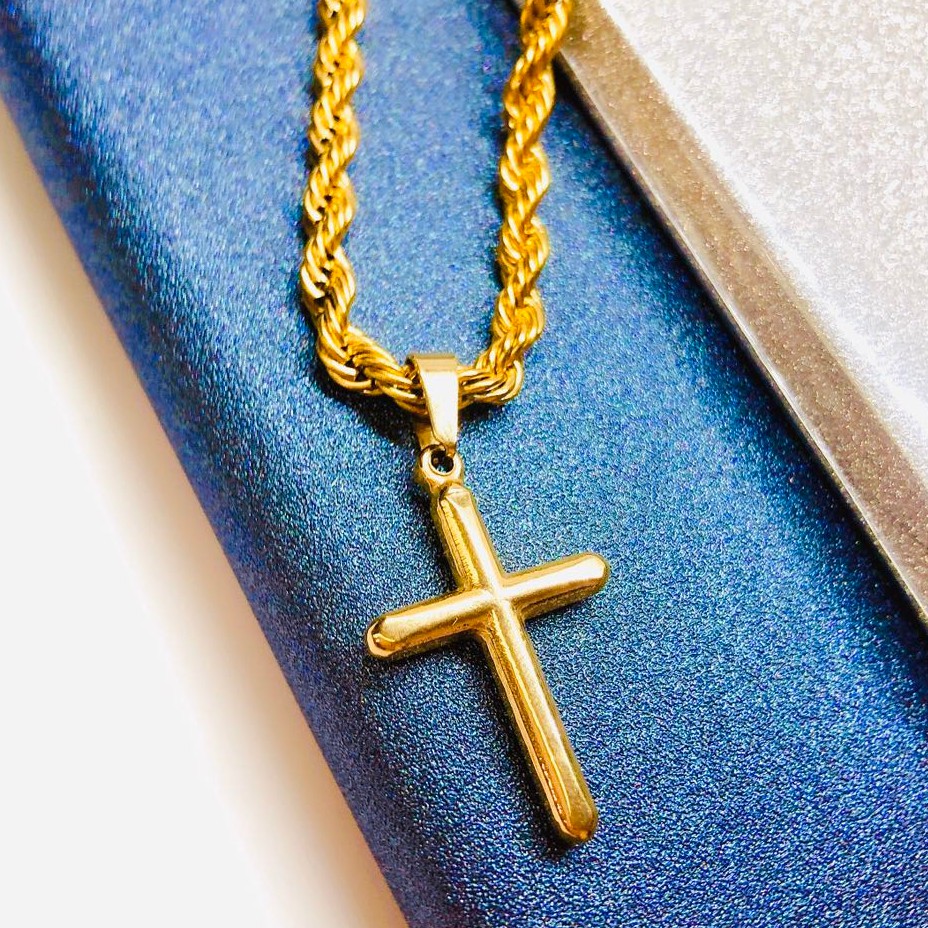 18k Gold Cross Necklace   92cc20b71367ac3885b1721c18e6535f