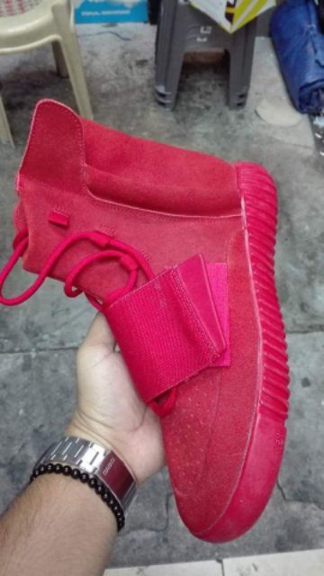 yeezy 750 boost red
