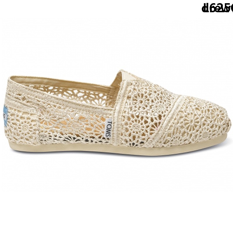 white lace toms