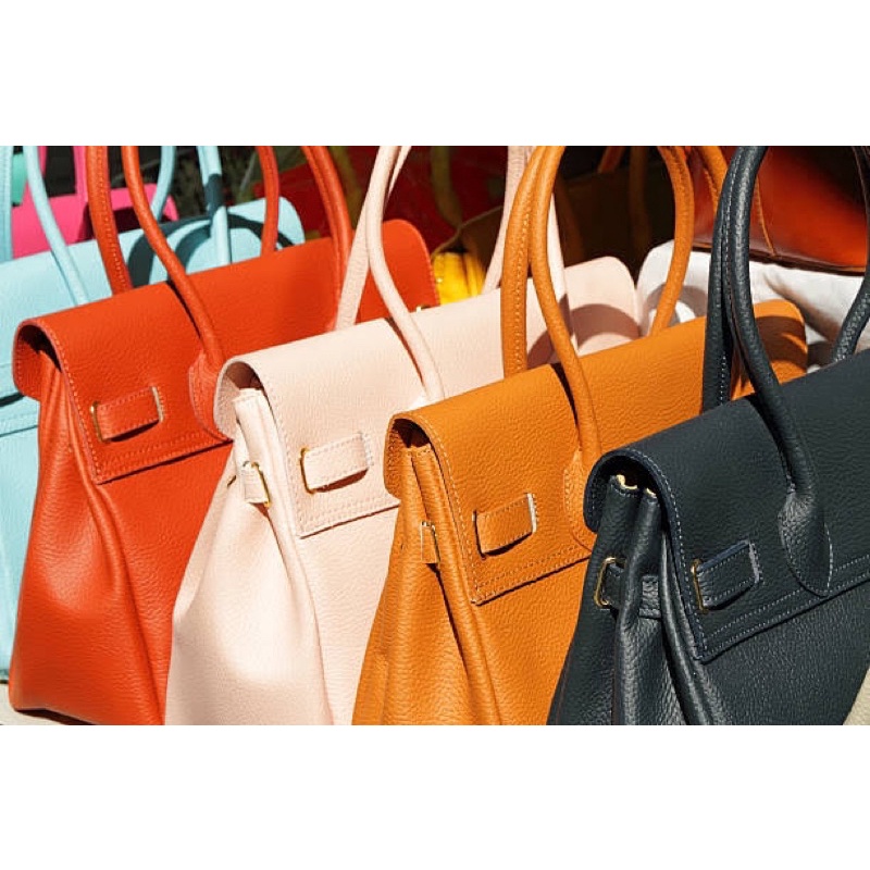 Live Selling Preloved (Used)/Ukay Bags for mga madam ) Shopee Philippines