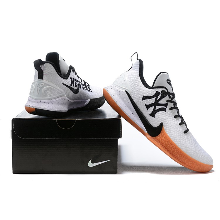 yankees shoes nike
