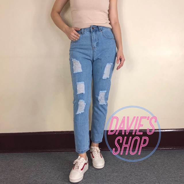 Tattered BoyFriend Jeans Mom Jeans HighWaist Light Tattered BoyFriend Jeans Mom Jeans HighWaist Light