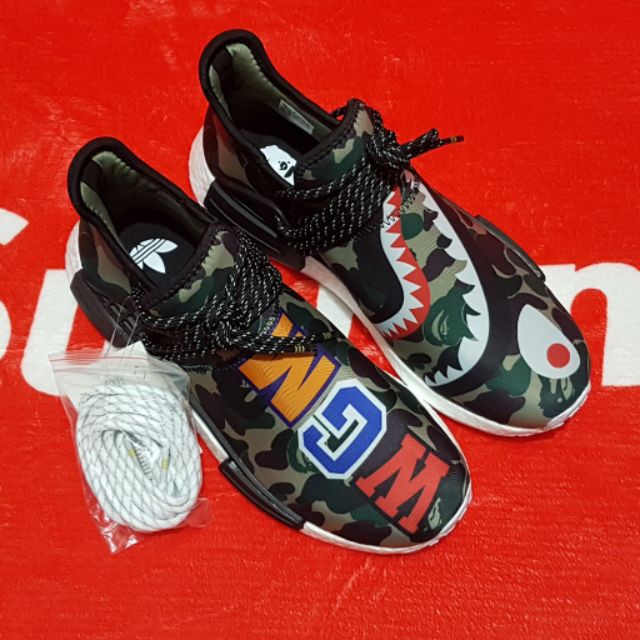 Negligencia médica Mira Sarabo árabe Adidas NMD Human Race R1 x Pharrell Williams x BAPE Shark | Shopee  Philippines