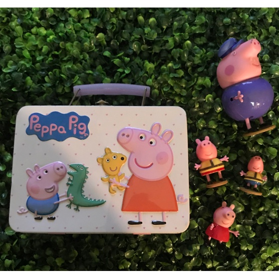 Peppa Pig Lunch Box and Figurine Set [Licensed Merchandise and