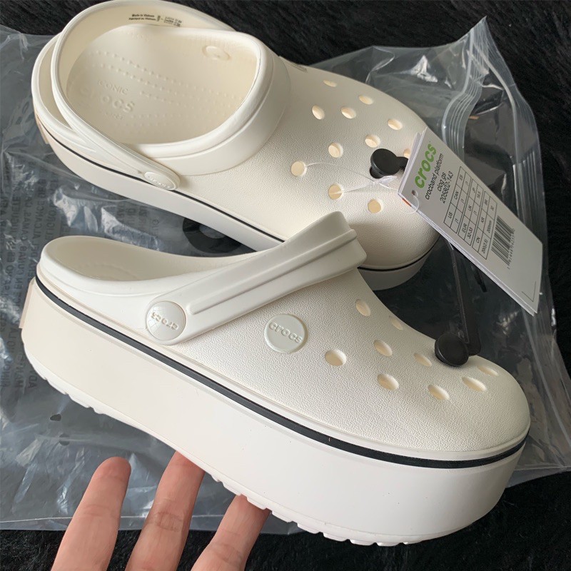 crocband platform white