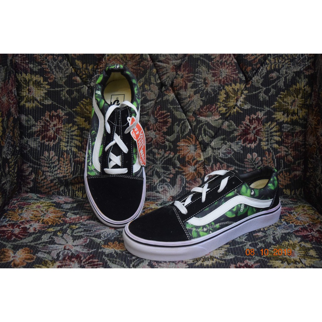 vans shoes in the mall