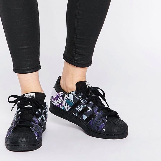 adidas superstar black floral