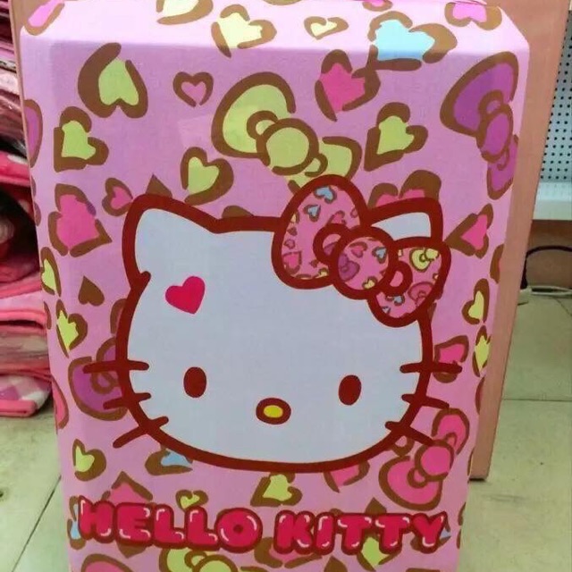 hello kitty luggage cover