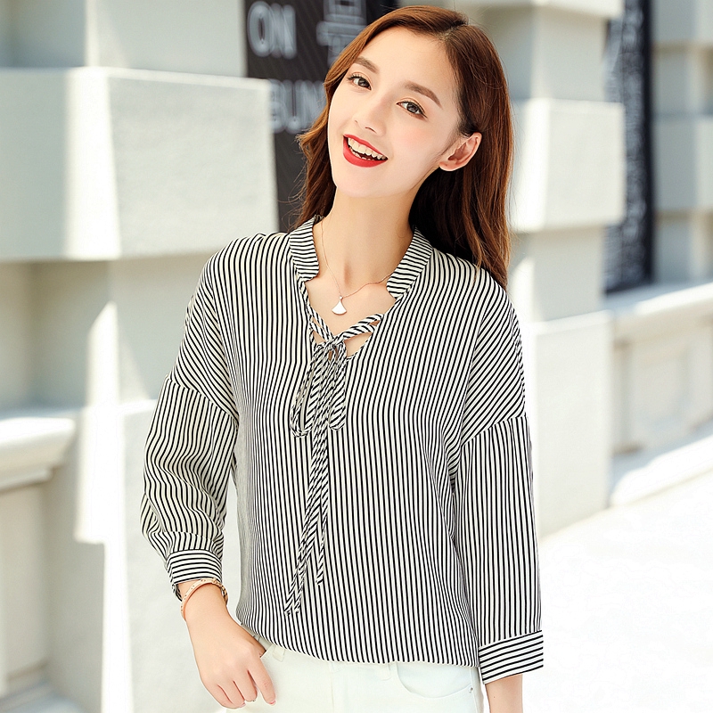 9050 Black And White Striped Shirt Female Loose Vertical Stripes V-neck