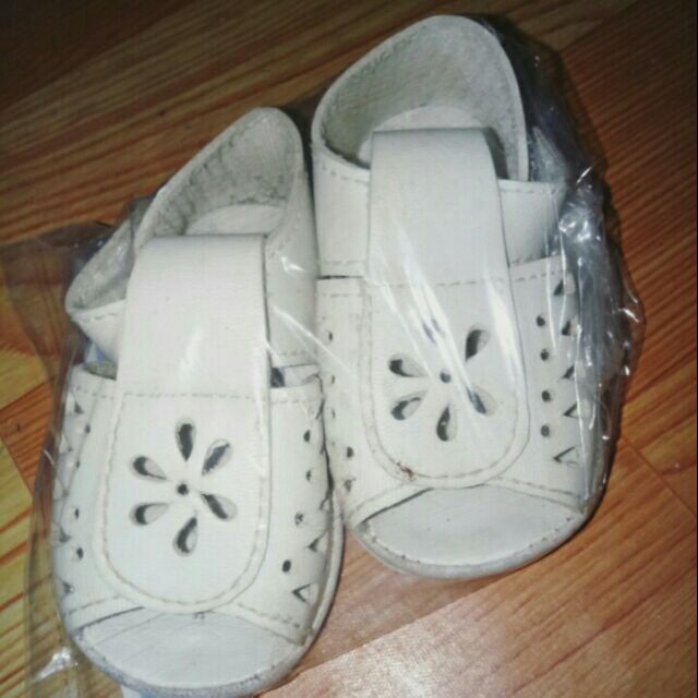 baby girl white sandals size 3