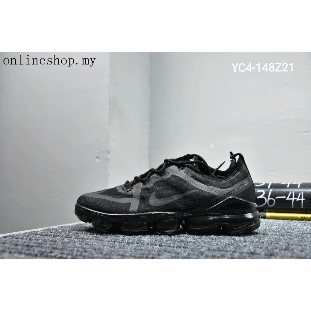 all black vapormax 2019