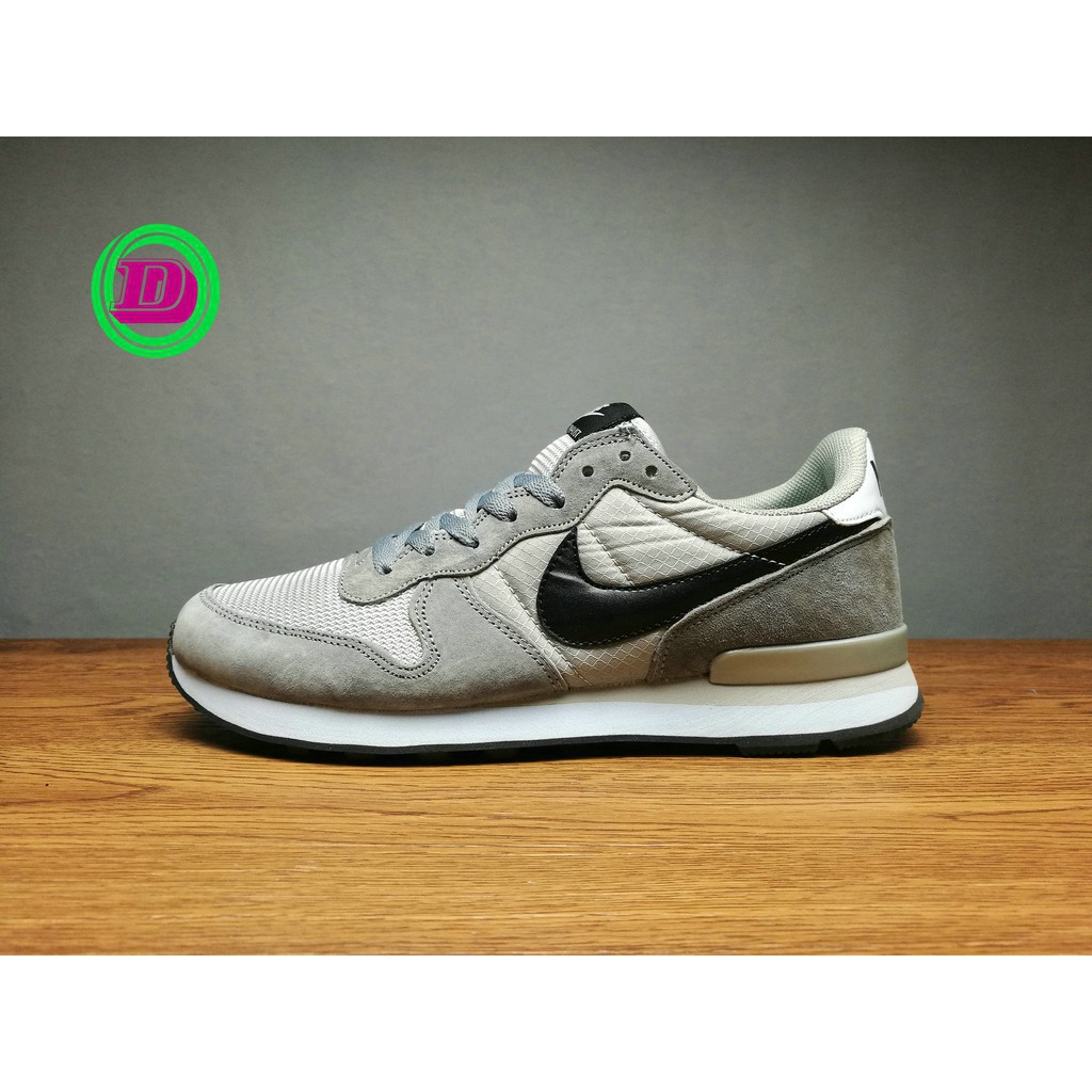 nike internationalist we check