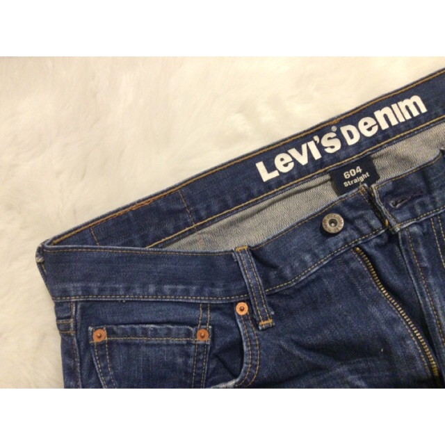 size 32 levi jeans