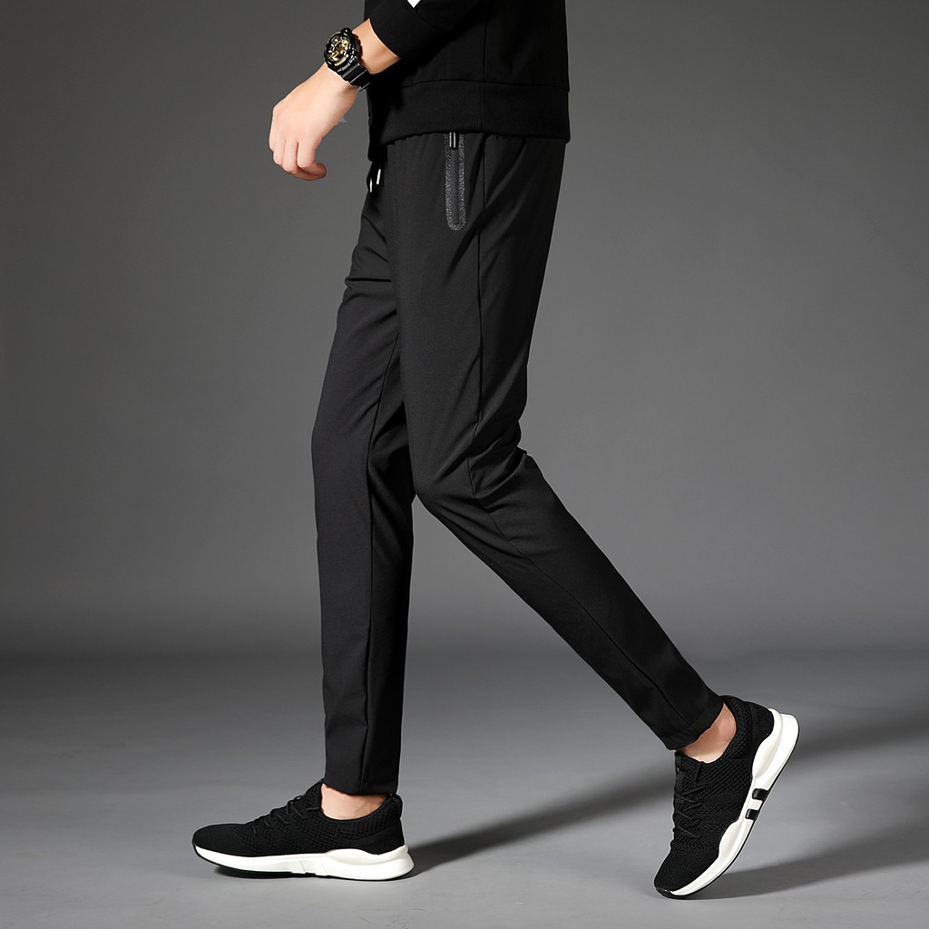 nike jogger pants black