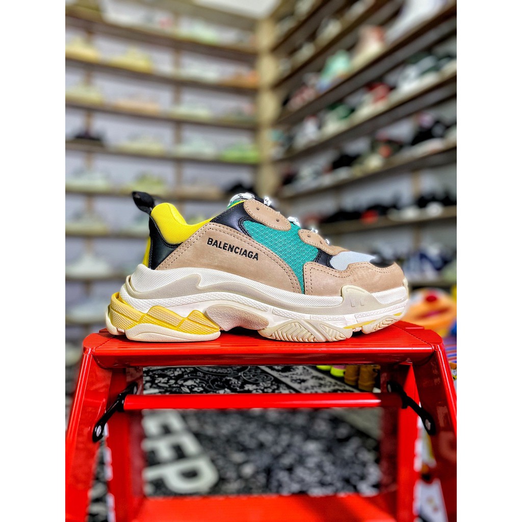 balenciaga triple s retro