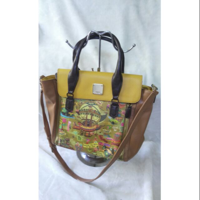 purse with shoulder strap and crossbody