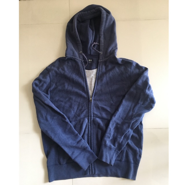 uniqlo blue hoodie