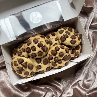 Chewy Chocolate Chip Cookies by Kohi No Kaori