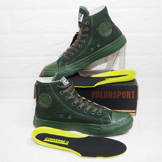 green all star converse shoes