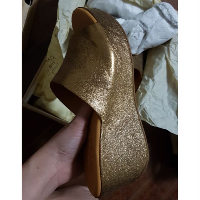 kork ease gold sandals