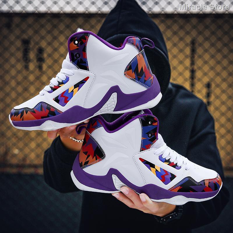 what basketball shoes does lebron james wear