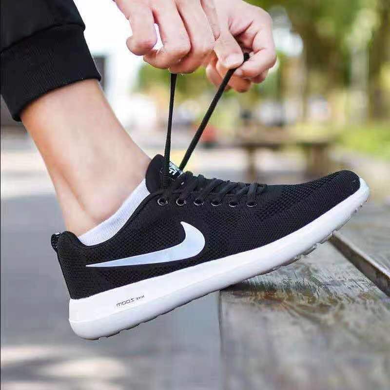 nike low cut running shoes