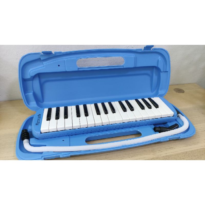 Melodion 32 Keys Melodion 32 Key has a note on the Key