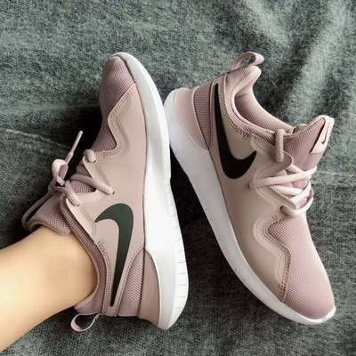 nike wmns tessen