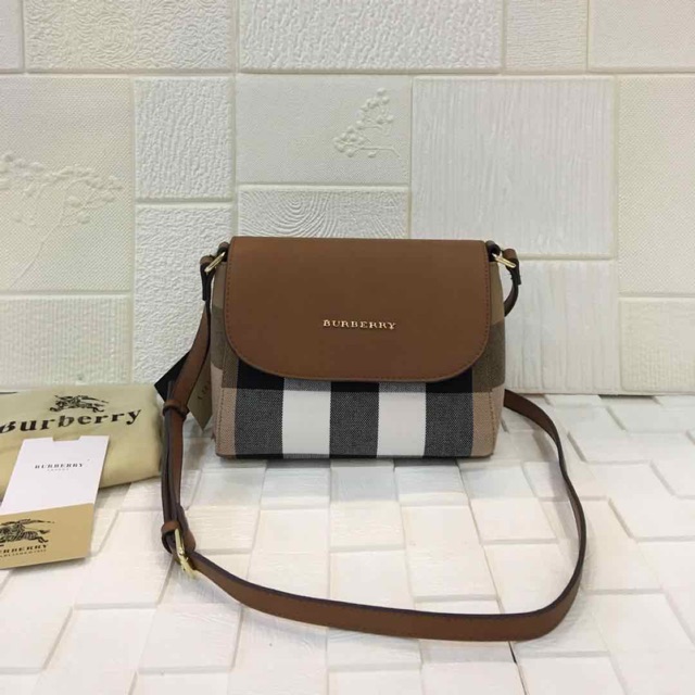 burberry sling bag price