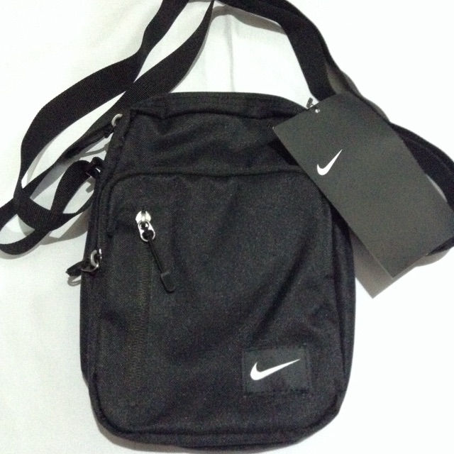 Nike sling bag Core 2.0 (black) | Shopee Philippines
