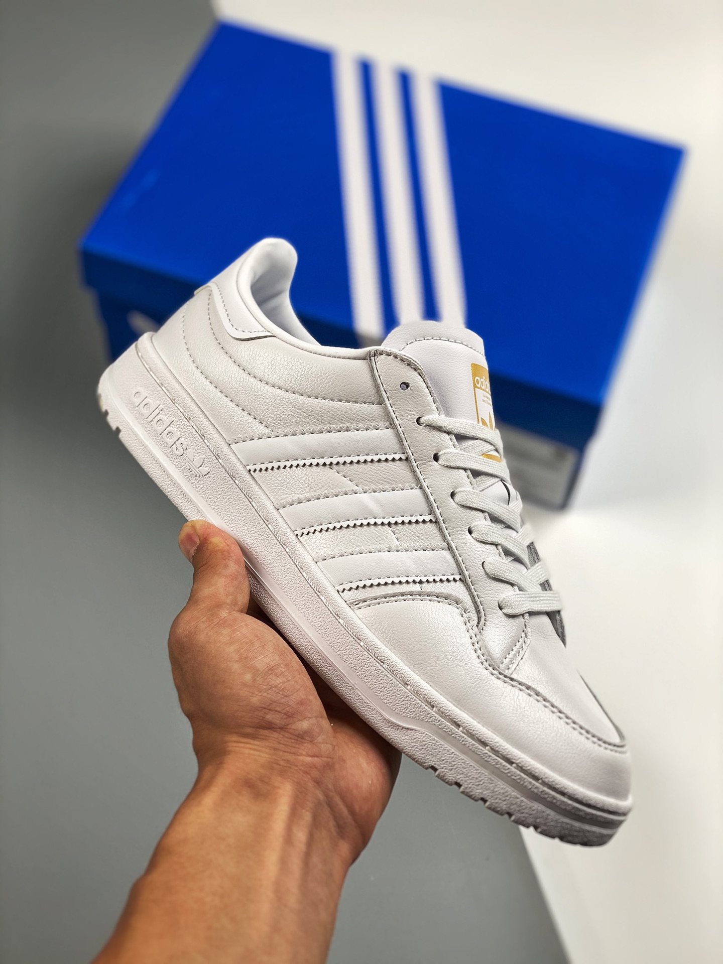 adidas low court
