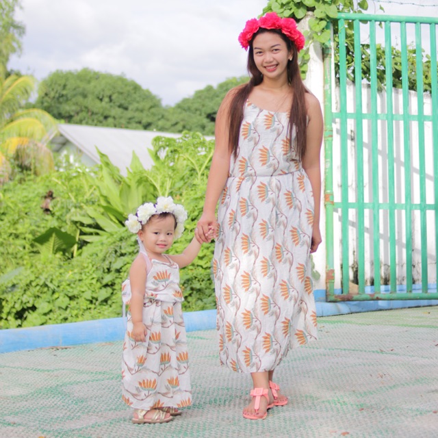 hawaiian dress mother and daughter