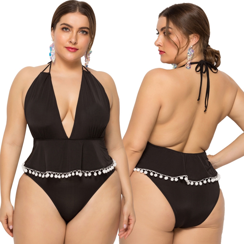 plus size women in swimwear