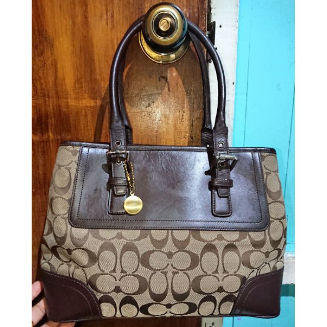 Sale!!! Preloved Authentic Coach shoulder bag with code and ykk zipper