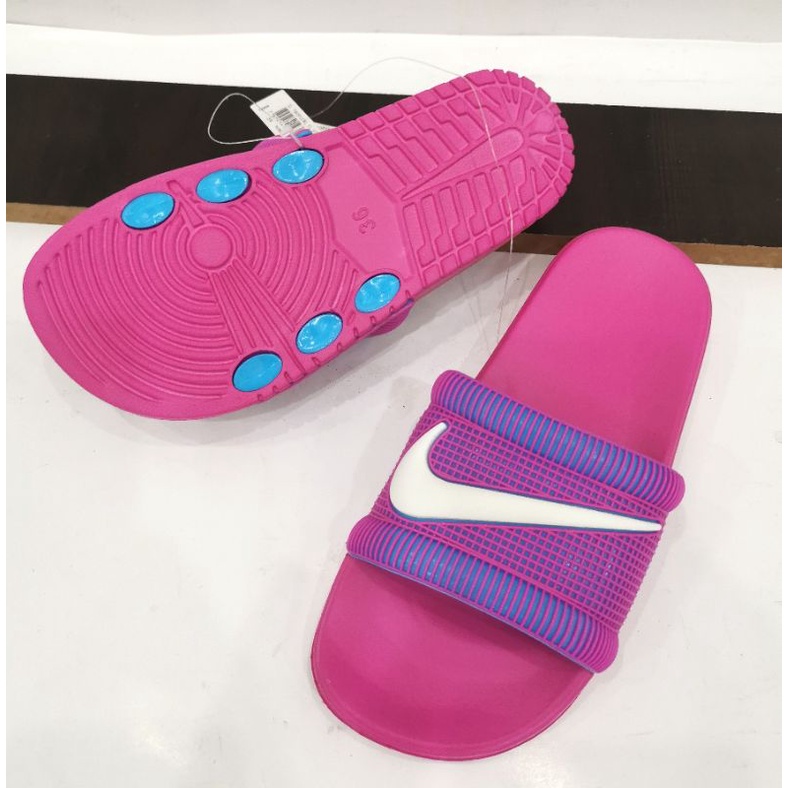 nike slippers latest