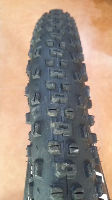 26 x 3.0 mountain bike tires