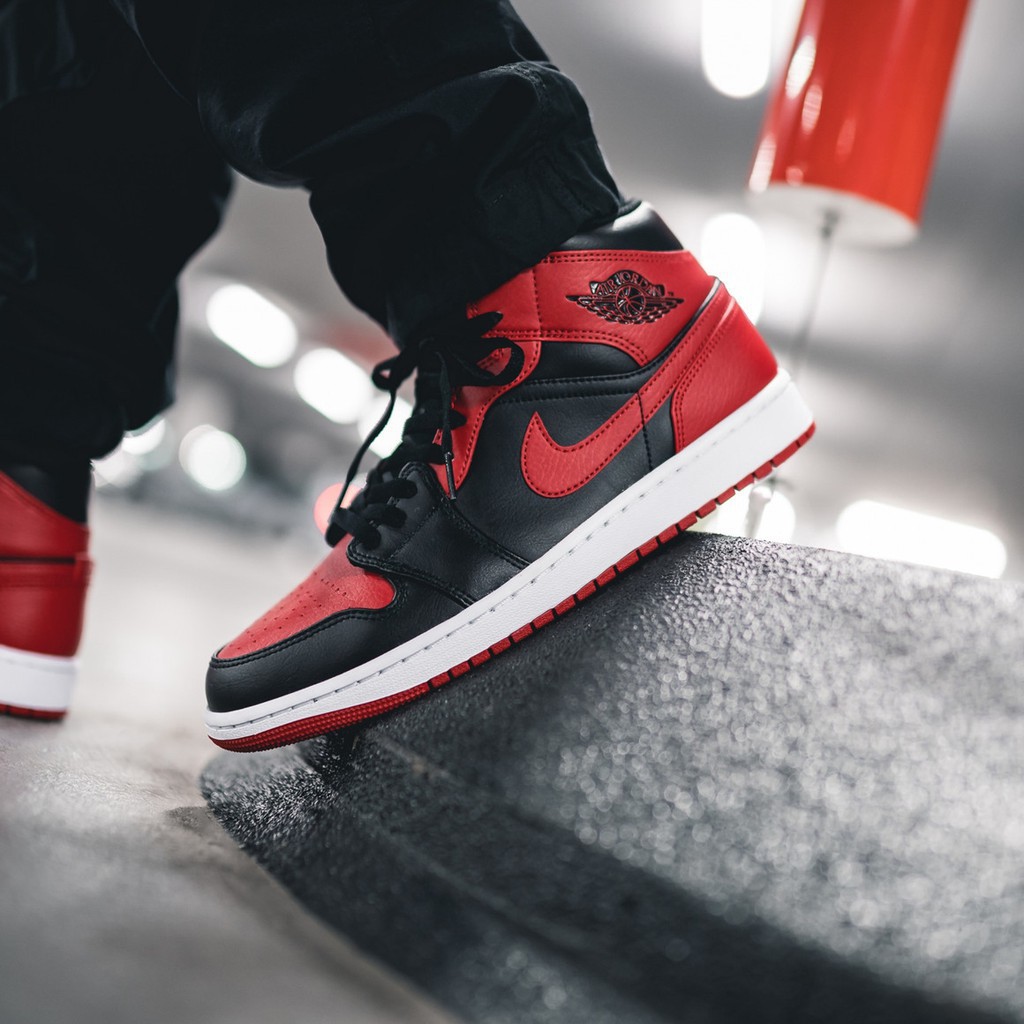 Nike Air Jordan 1 Mid Bred Banned Black Ban Wear Half 554724 - 074 ...