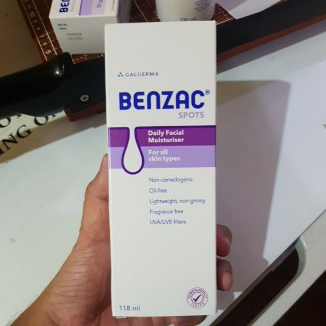 benzac moisturiser