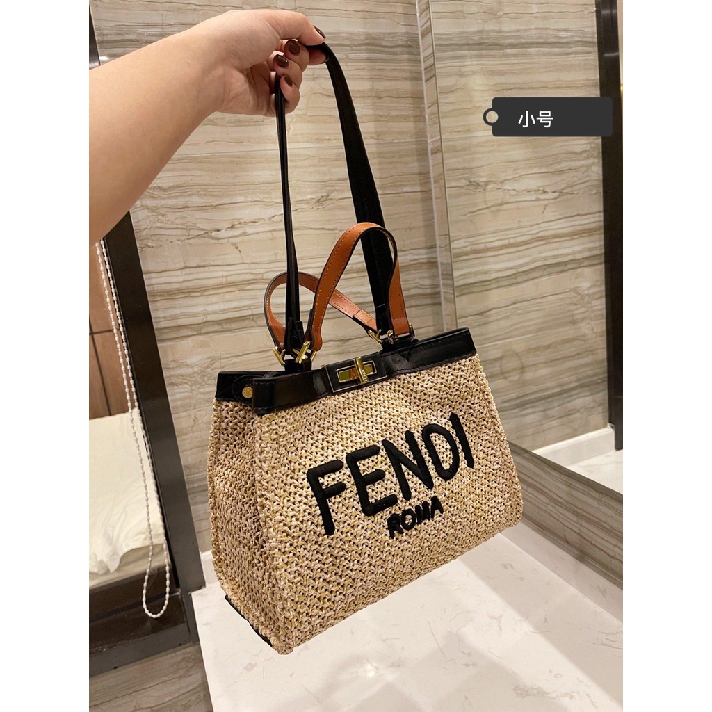 A musthave in summer Fendi FENDI straw tote bag fendi peekaboo xTote straw tote bag, hand