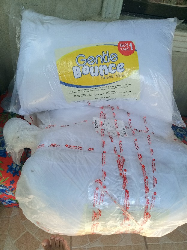 Buy 1 Take 1 Uratex Gentle Bounce Pillow Shopee Philippines