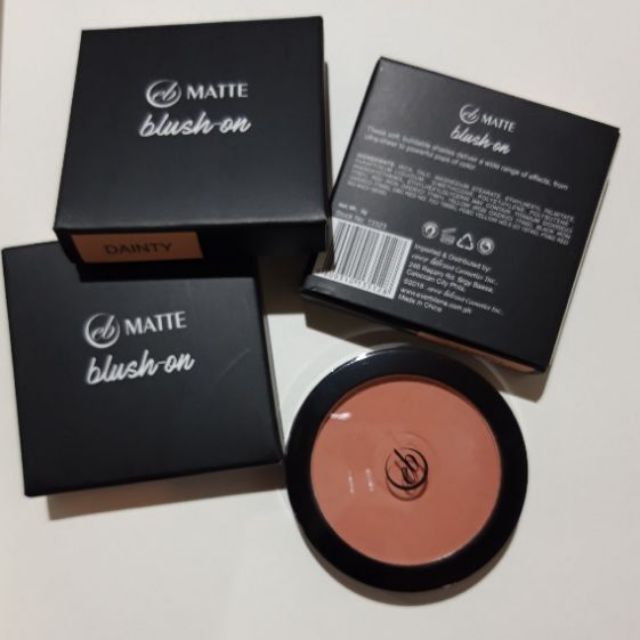 matte blush on