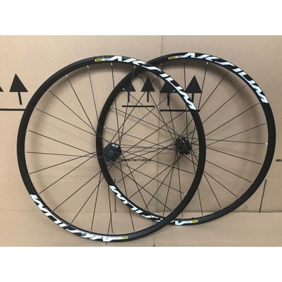 mavic aksium disc 700c wheelset