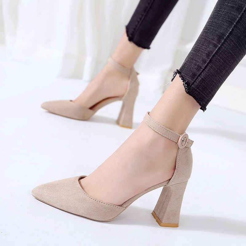 pointed heel pumps