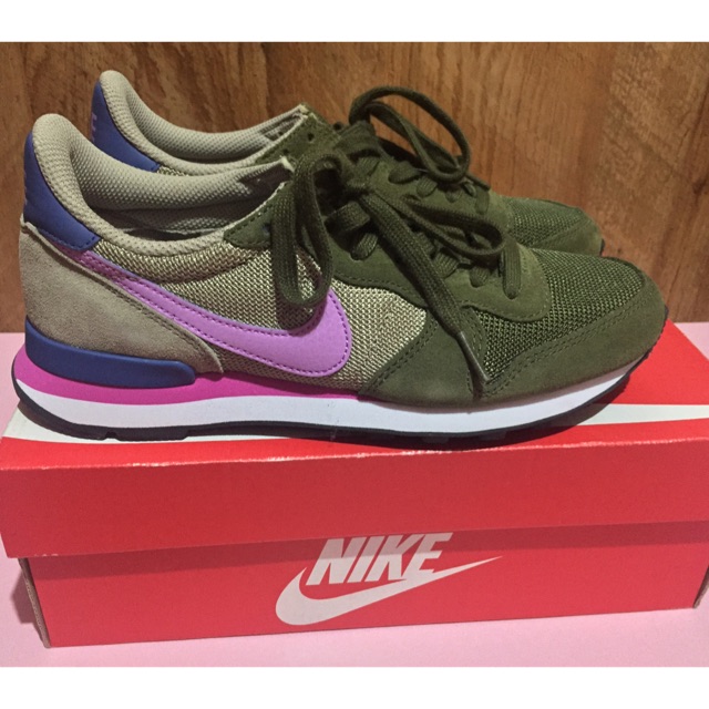 nike internationalist women green