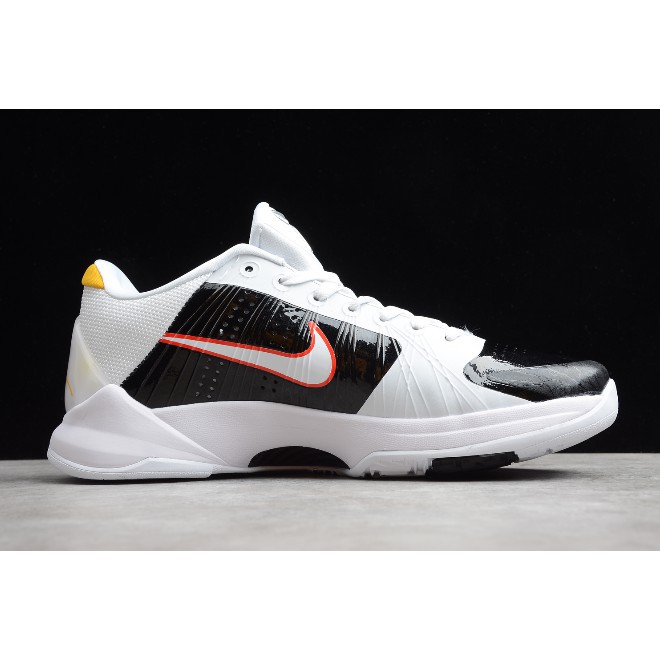 kobe protro black and white