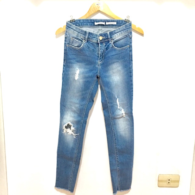 stradivarius ripped jeans