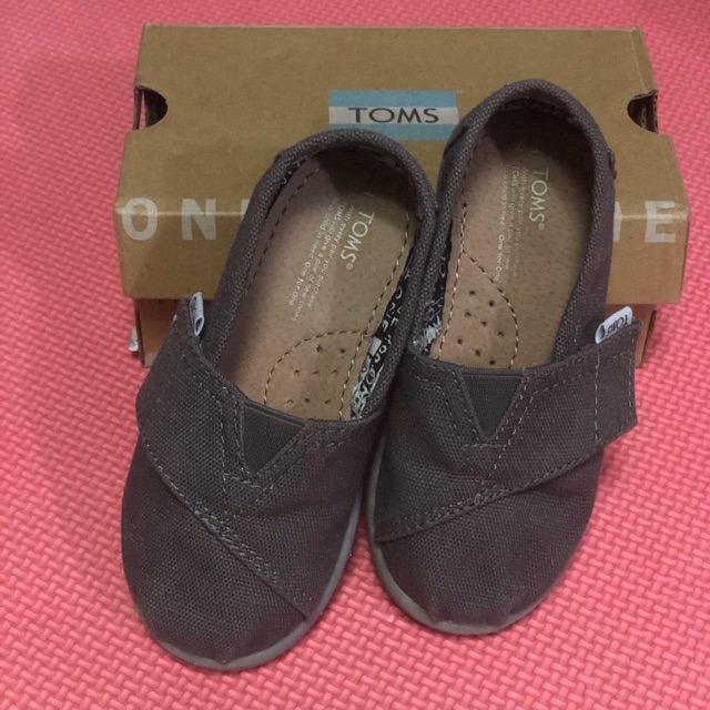 toms classic ash canvas
