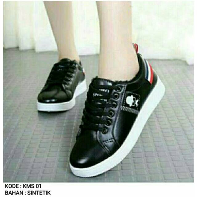 women's sport shoe
