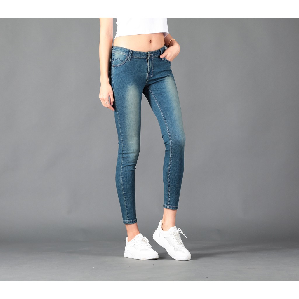 denim pants women's outfit